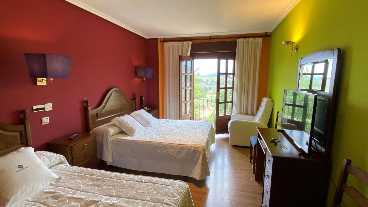Hotel Tierra De Lobos Puebla de Sanabria Exteriér fotografie