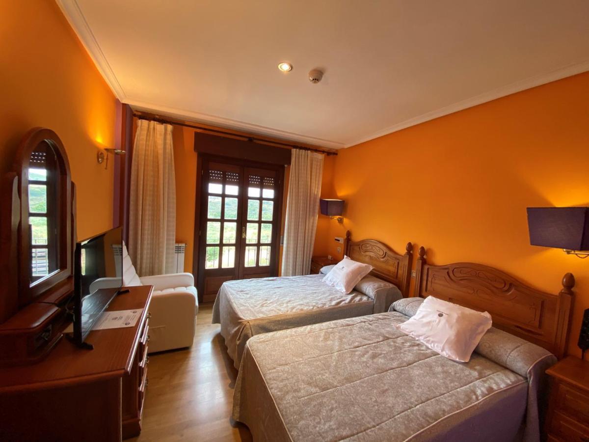 Hotel Tierra De Lobos Puebla de Sanabria Exteriér fotografie