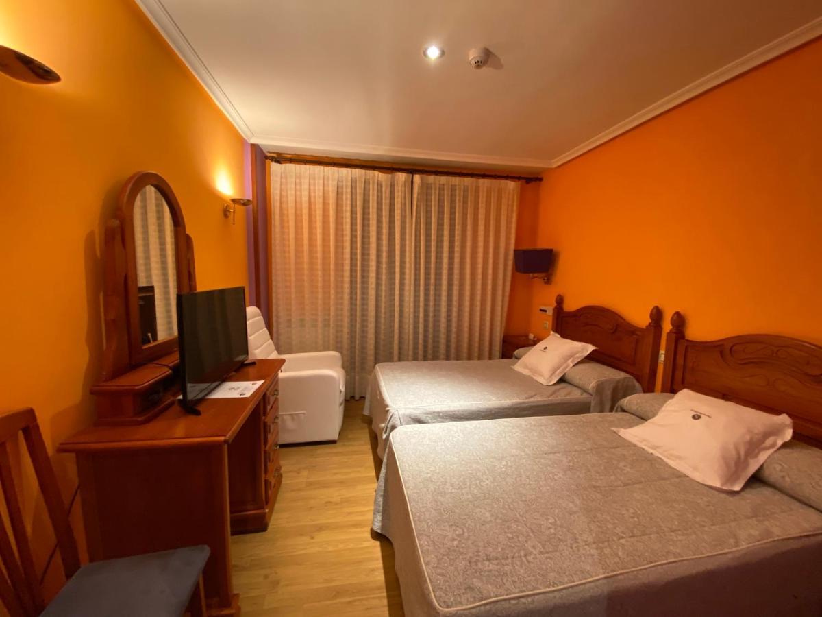 Hotel Tierra De Lobos Puebla de Sanabria Exteriér fotografie