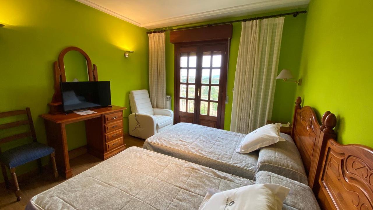Hotel Tierra De Lobos Puebla de Sanabria Exteriér fotografie