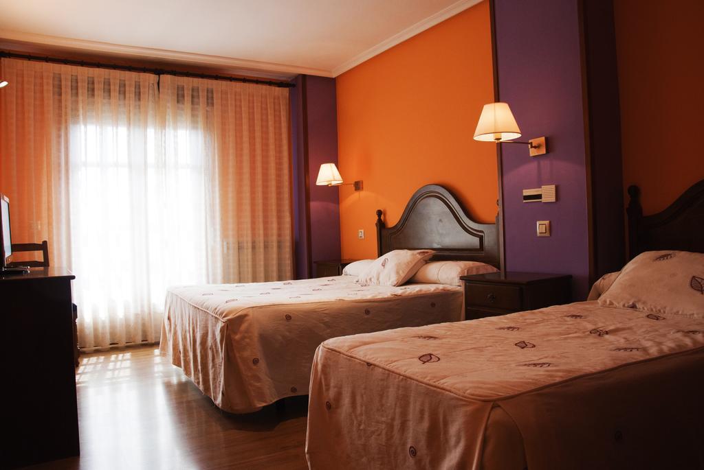 Hotel Tierra De Lobos Puebla de Sanabria Exteriér fotografie