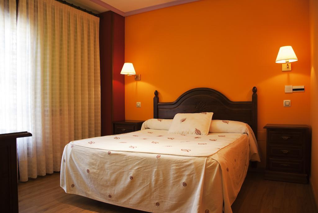 Hotel Tierra De Lobos Puebla de Sanabria Exteriér fotografie